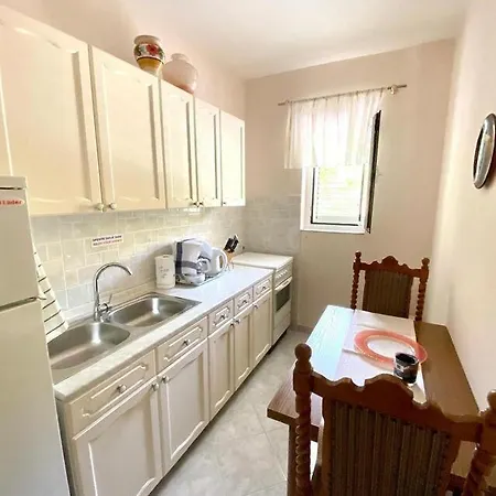 And By The Sea Gozinka, Rab - 24767 Gasthof Rab Town